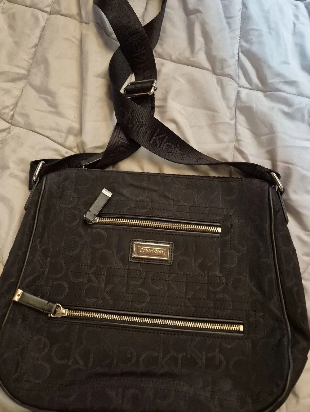 Calvin Klein Black Logo Messenger Bag w/Branded Strap. Like New.